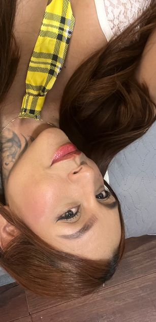 Model - EllaRose blowjob