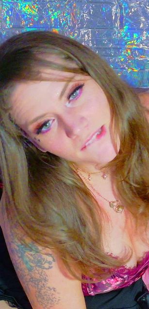GluckyPeaches femdom Model - GluckyPeaches femdom