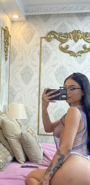 Model - Cata Stones deepthroat