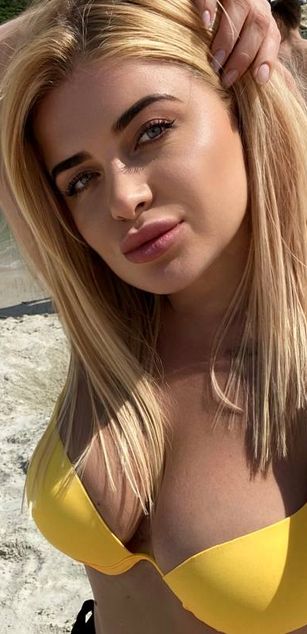 Caroline pussy Model - Caroline pussy