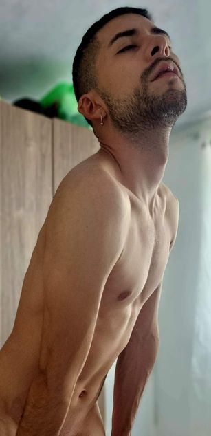 Logan White hairy Model - Logan White hairy