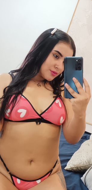 Zoe Roux  curvy Model - Zoe Roux  curvy