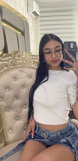 Model - Cata Stones deepthroat