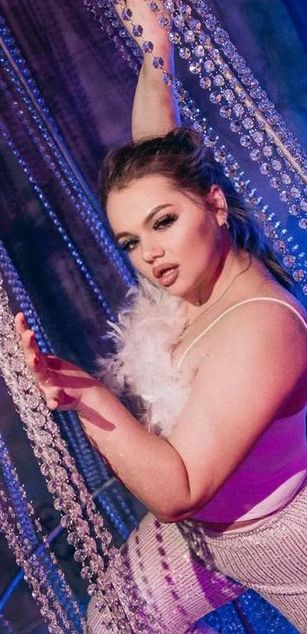 Monika curvy Model - Monika curvy