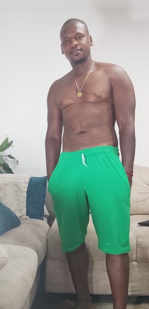 Model - gilberto masturbacion