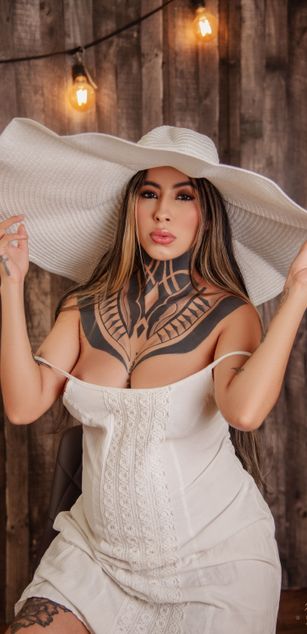 Model - nicole_blum deepthroat