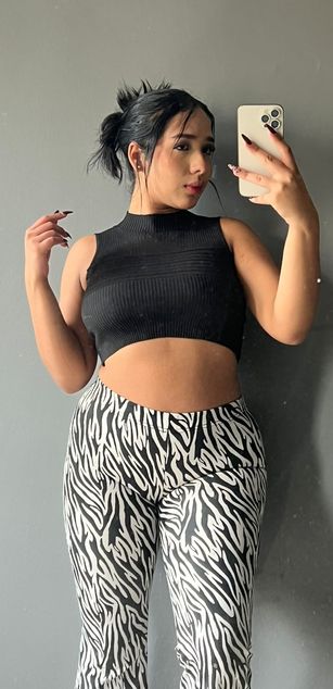 Hilary Queen deepthroat Model - Hilary Queen deepthroat