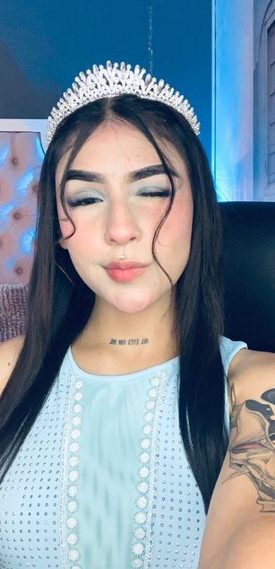 Model - Violet Blaze blowjob