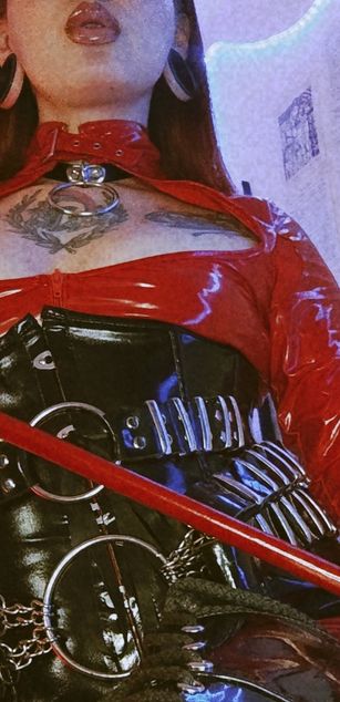 Model - Miss Venus domination