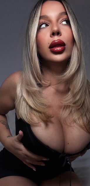 Miss Evolette roleplay Model - Miss Evolette roleplay