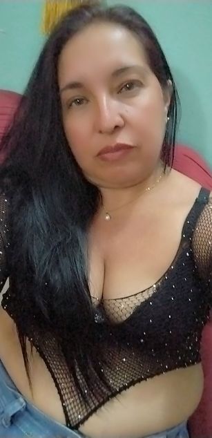 Model - IsaYmike deepthroat