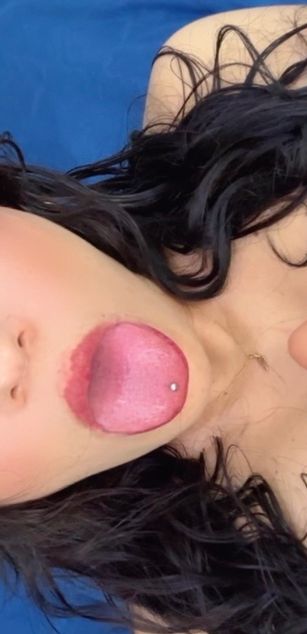 Model - lizzie ross deepthroat