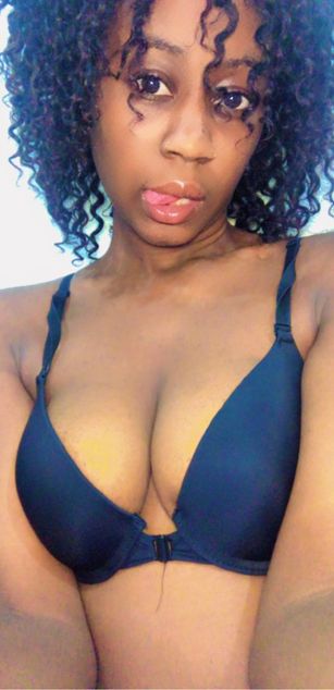 Model - SexyShan milf