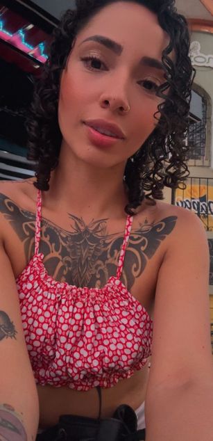 Model - SilvanaOwen JOI