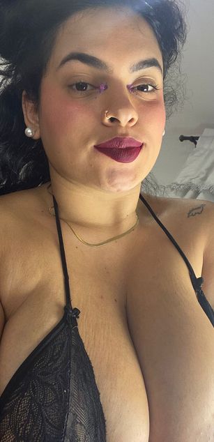 Model - Ambar SM deepthroat