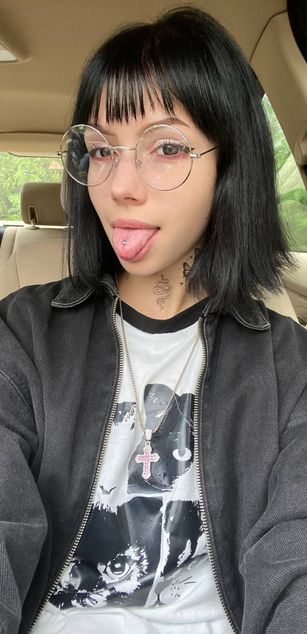 Model - SweetieMonica legs