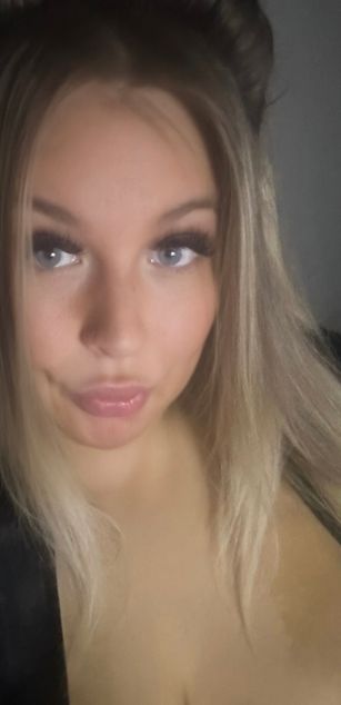 Model - Kiki_Blackxx MILF
