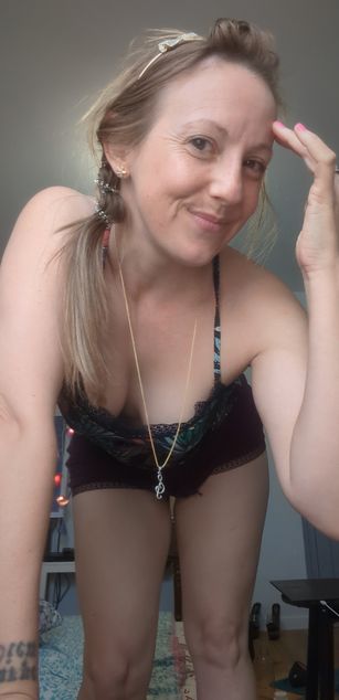 Model - Alice camgirl