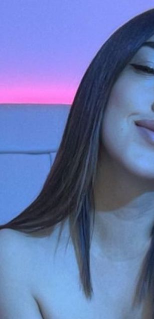 Model - Ariel Loveyes deepthroat