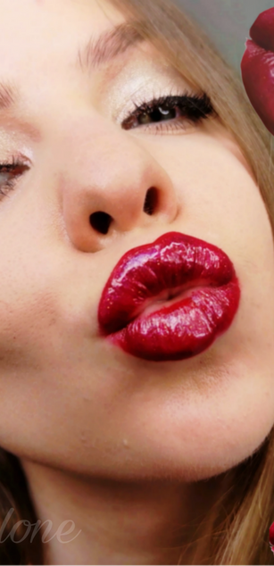 Model - GirlHomeAlone blowjob