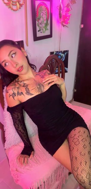 Model - Alahia_Stone blowjob