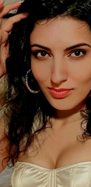 Model - AmyTS brunette