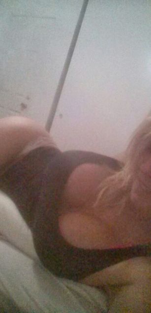 Model - MsKoral deepthroat