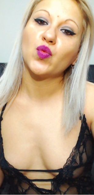 Model - AdelaHot sexy