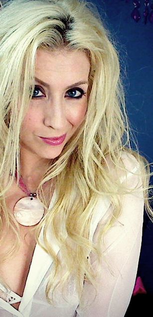 Erotic_Executive roleplay Model - Erotic_Executive roleplay