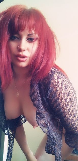 Model - Mishell Goldy pregnant