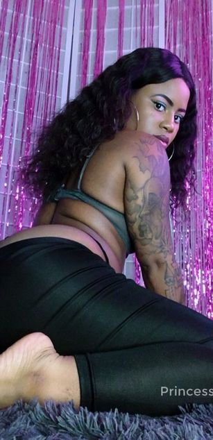Model - Princess Charni hairy