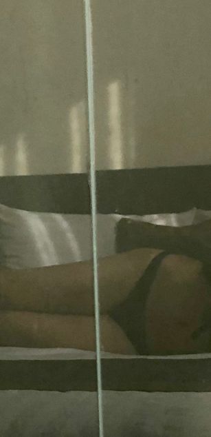 Model - MADOCVENTURA striptease