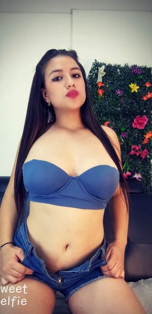 Model - Cristal Paz bigass