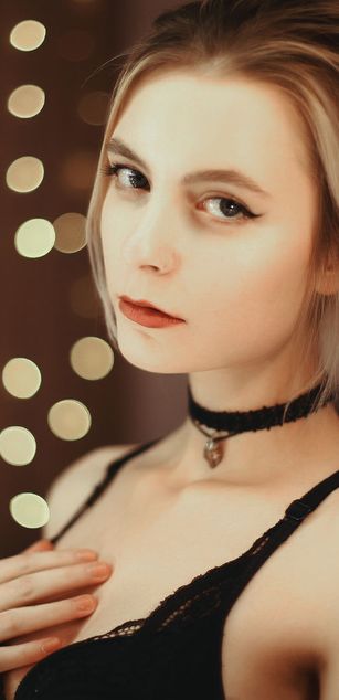 Model - Kelly Robins deepthroat