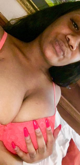 Model - ObeyQueen fetish