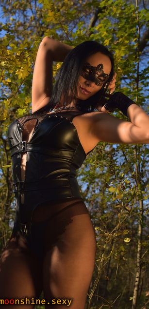 Model - m00nshine roleplay