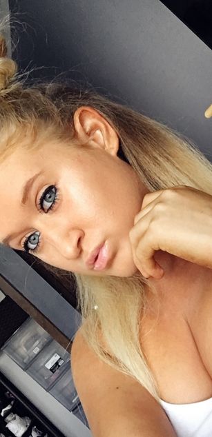 Model - kaykay boobs