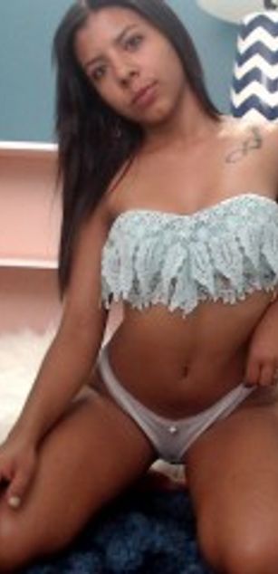 Model - Megan petite