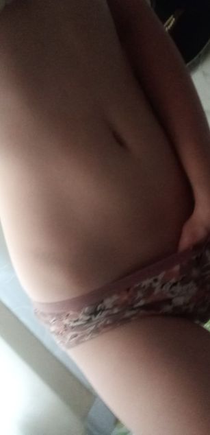 Model - Uma Jolie nude