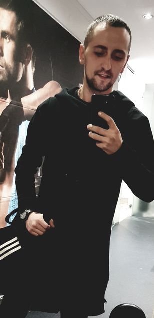 Model - Armando bigdick