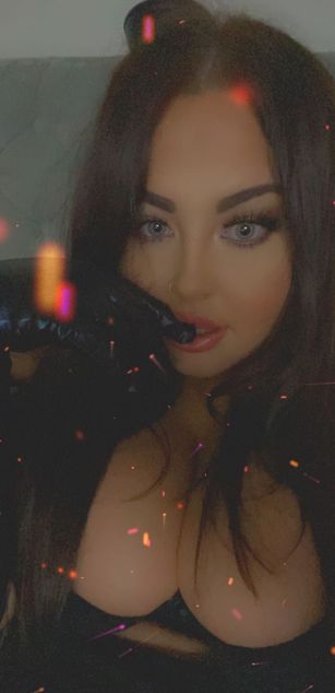 Model - Goddess Azia cuckold