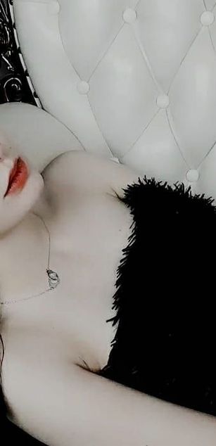Model - Violet Stars sexy