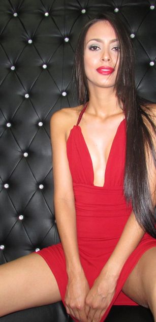 Model - Ambra 2