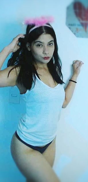 Model - Sandy deepthroat