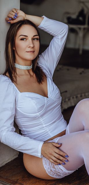 Model - Beatrice sexy