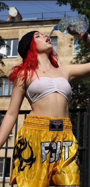 Model - Lily Marakesh bigboobs