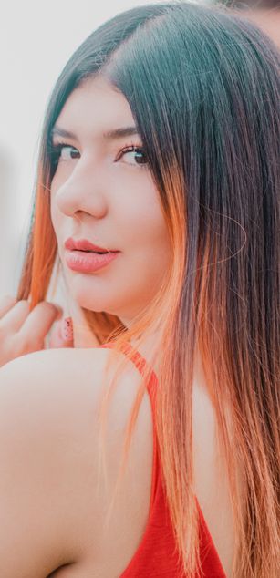 Model - AliceMerchall striptease