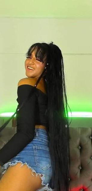 Model - Larissa Camila ass
