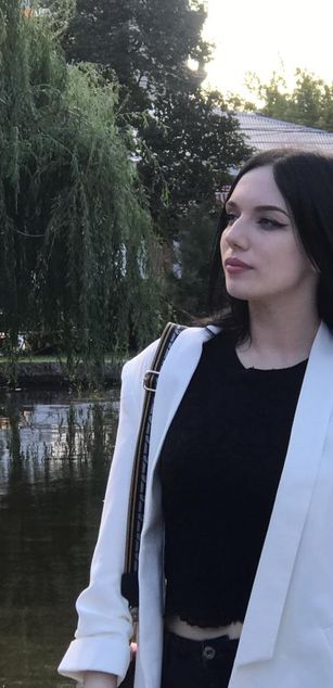 Model - AnnaGilian bigtits
