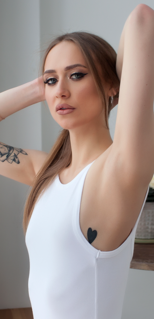 Model - Holly dildo